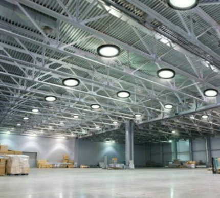 Lámpara Tipo UFO HIGH BAY 100W Energizada